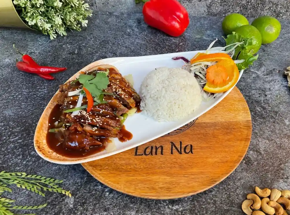 Lan Na Restaurant spesialiteter Meny Pris